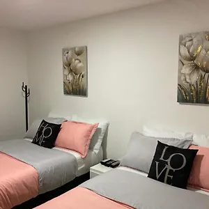 Hermoso En El Rodadero, A Tan Sólo Cuadra De La Playa! Apartamento Gaira